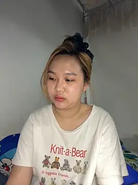 Almira6868 live cam on StripChat