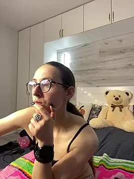 MartiniiSelenna live cam on StripChat