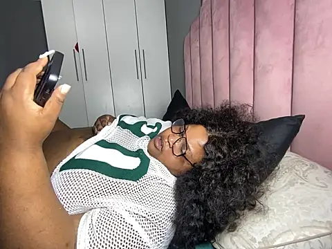 MissLola27 webcam
