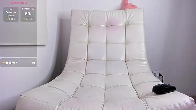 Aaron_Tate live cam on StripChat