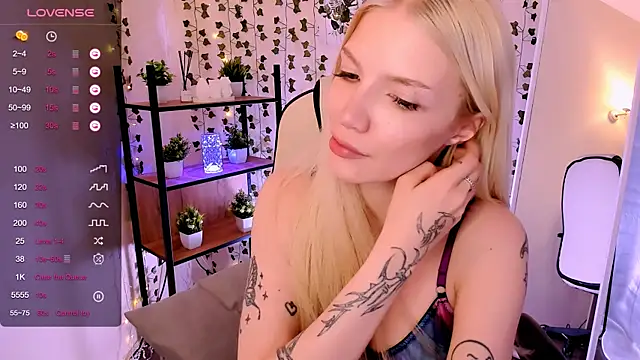 AnyaTaylor_ webcam
