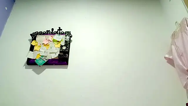 PetiteIvoryQueen19