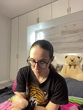 MartiniiSelenna live cam on StripChat