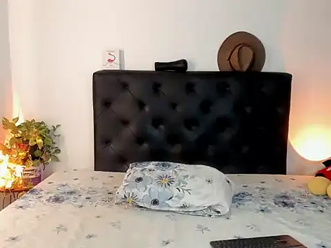 NoahDevil18 webcam