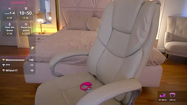 MilaSecrett webcam