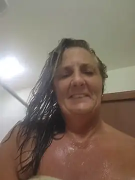 sultrysummer68 (F mature) - Make good conversation with me!