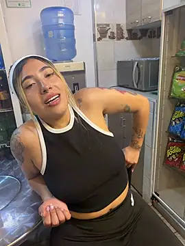 ManuelaVeeleez webcam