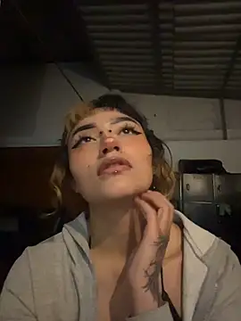 baby_akuma webcam