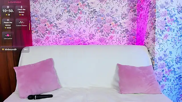 MissAlison__ webcam