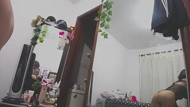 Penelope_bond webcam