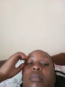 CynLuxxe webcam