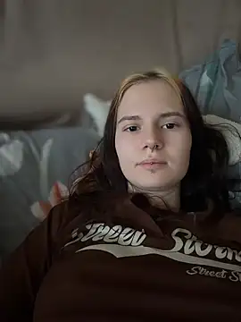 marsimur (F teen) - 4 fingers in my ass