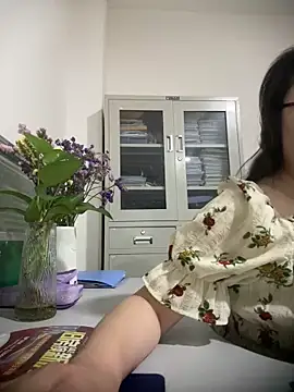 qingqing202666 (F milf) - 办公室全裸快闪1分钟
