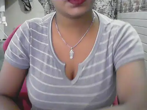 LovingPihu webcam
