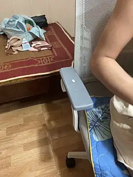 Mina048 webcam