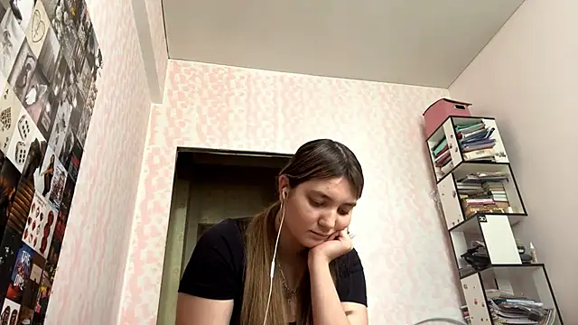 JanineThielman live cam on StripChat