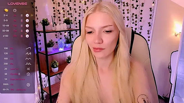 AnyaTaylor_ live cam on StripChat