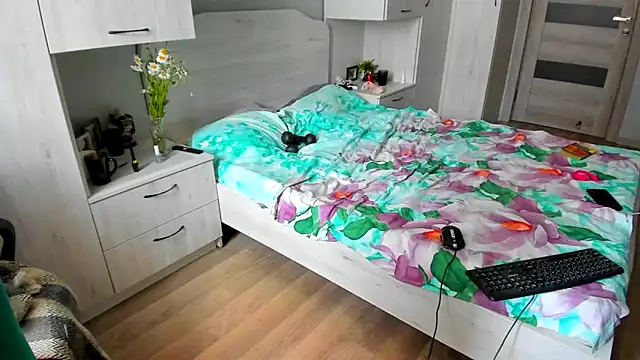 DUSSY_PUSSY live cam on StripChat