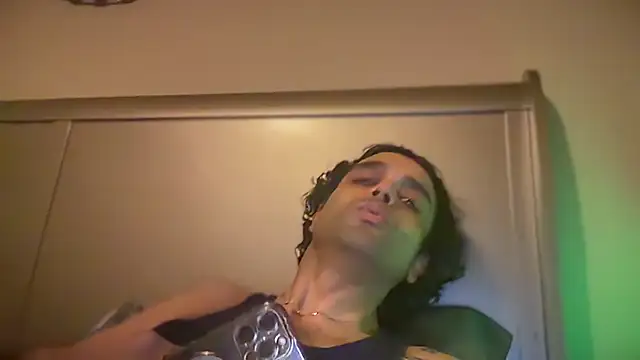 KungFuPanda001 live cam on StripChat