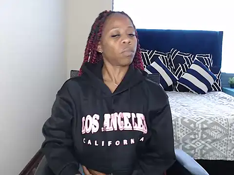 QUEENMANDYY