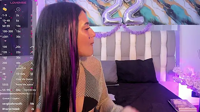 IsaDiiaz live cam on StripChat