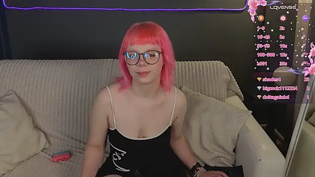 Waifu_Ketrin live cam on StripChat