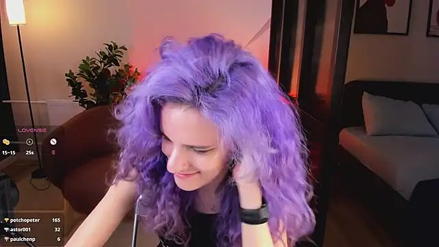 AuraLaunni live cam on StripChat