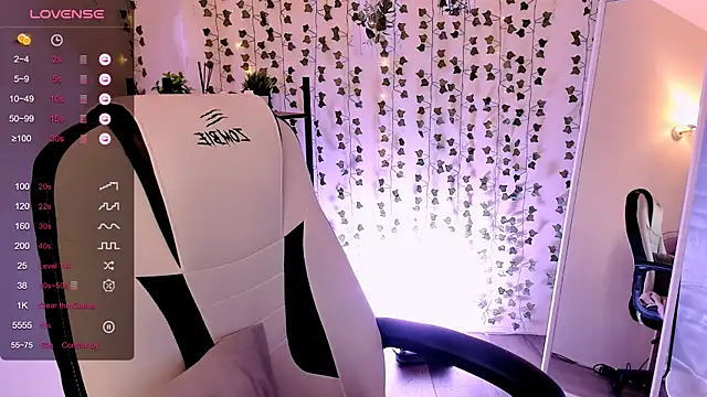 AnyaTaylor_ webcam