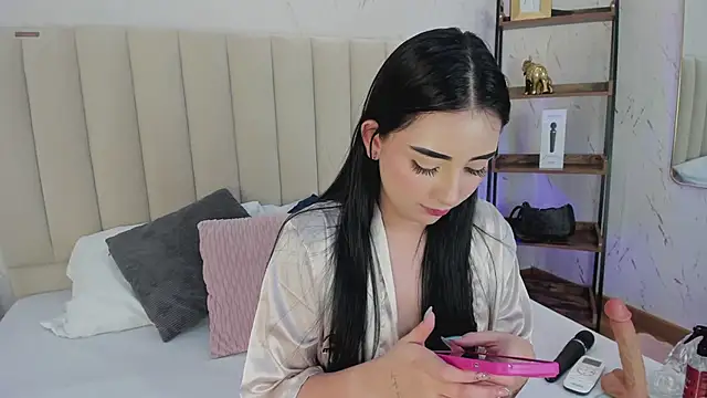 LilithHarperr_ webcam