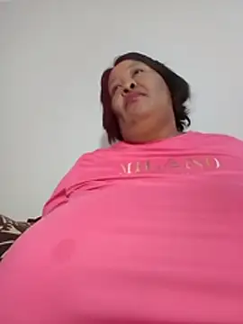 nancy111 (F milf) - Make me squit and cum on my toy