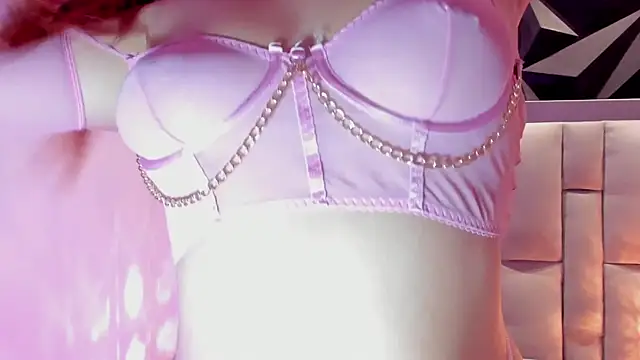 megan_whitee__ webcam
