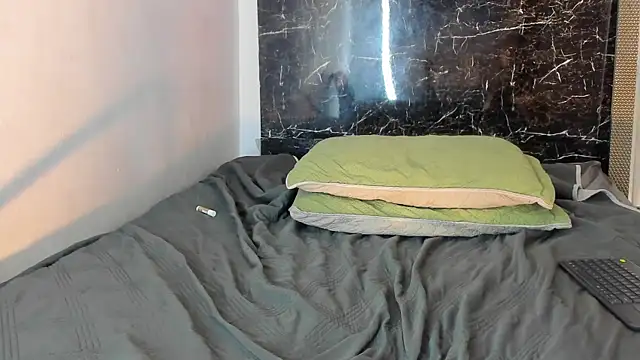 Adrian_Wolf webcam