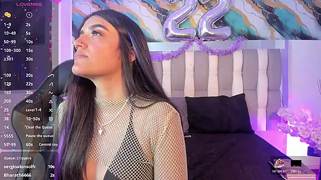 IsaDiiaz live cam on StripChat