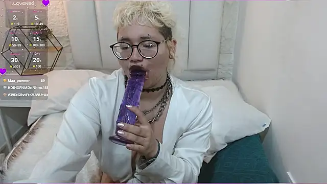 Echypyon_ live cam on StripChat