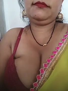 Nyra-23 live cam on StripChat