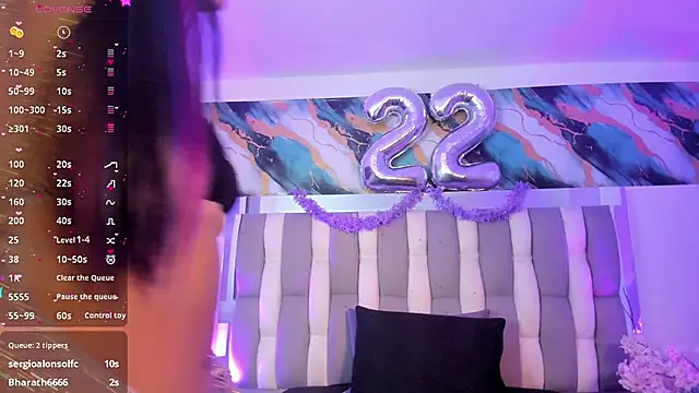 IsaDiiaz live cam on StripChat