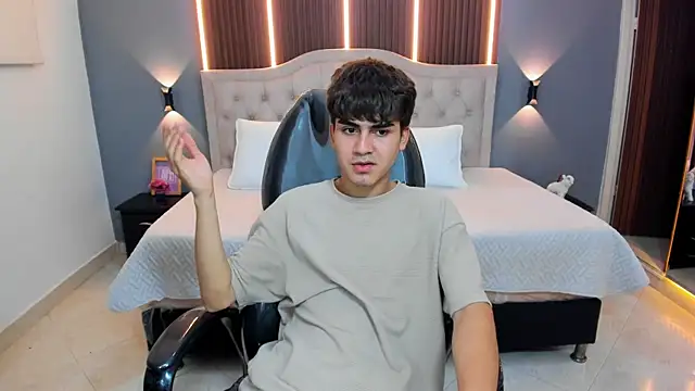 Tommy18__ webcam