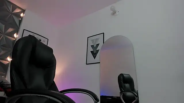 Fayzz_2 live cam on StripChat