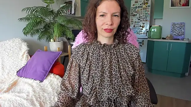 ChristinaGlory live cam on StripChat