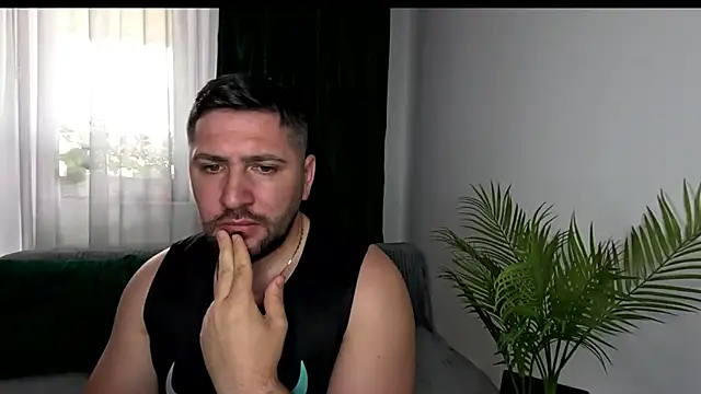 Gold_Alpha_Boy webcam