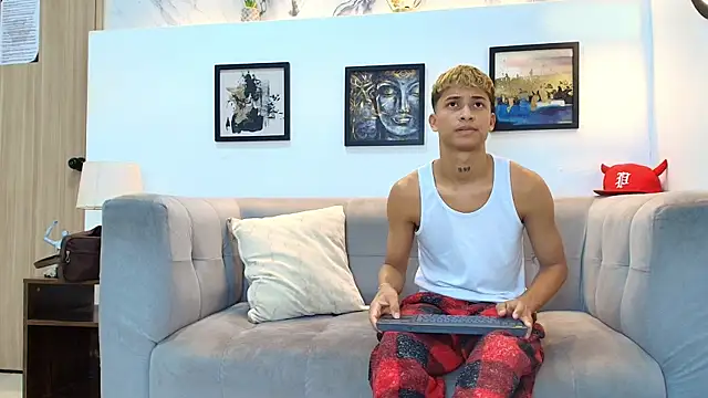 GOLD_BOYS webcam