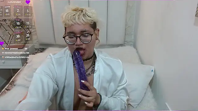 Echypyon_ live cam on StripChat
