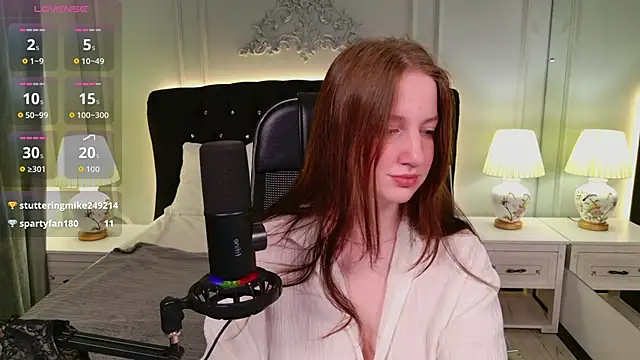Elisabeth_Binder live cam on StripChat
