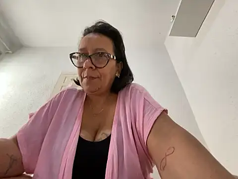 sweeviolet live cam on StripChat