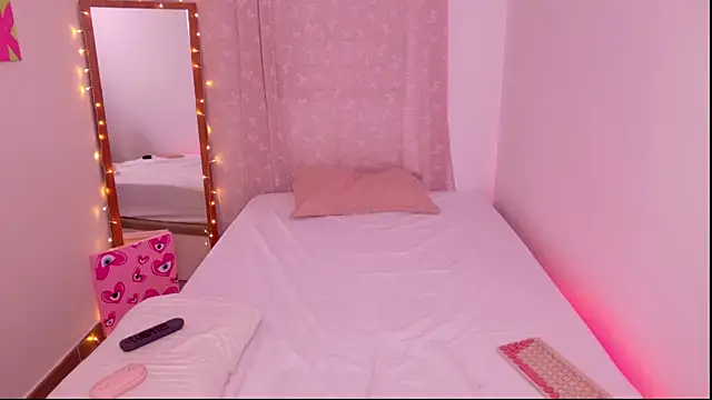 Mar_333 live cam on StripChat