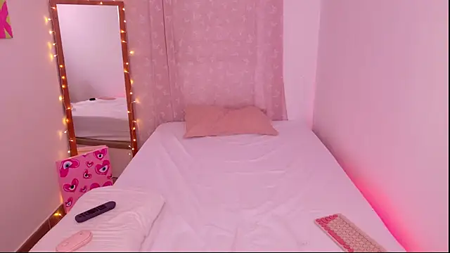 Mar_333 live cam on StripChat