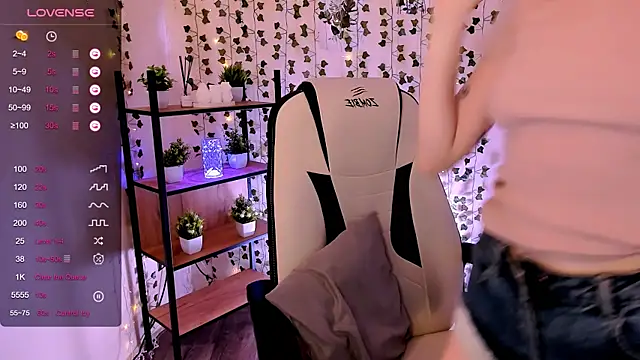 AnyaTaylor_ webcam
