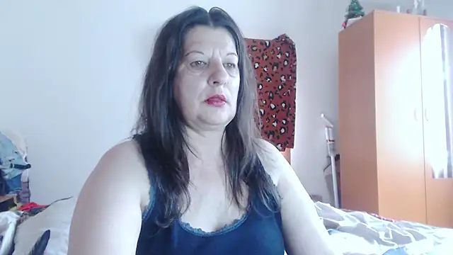 ExtasyMature live cam on StripChat