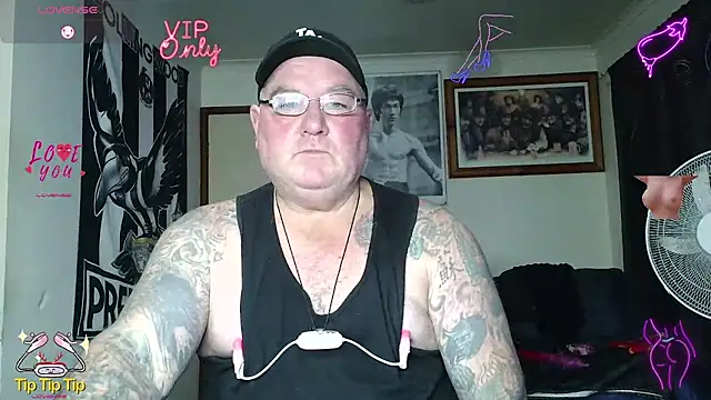 KINKYBLUEYES69 webcam