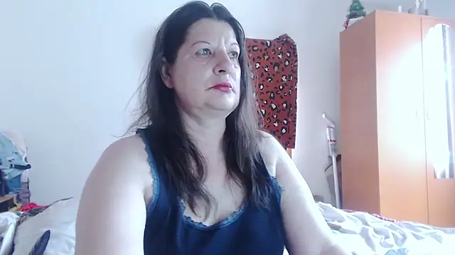 ExtasyMature live cam on StripChat